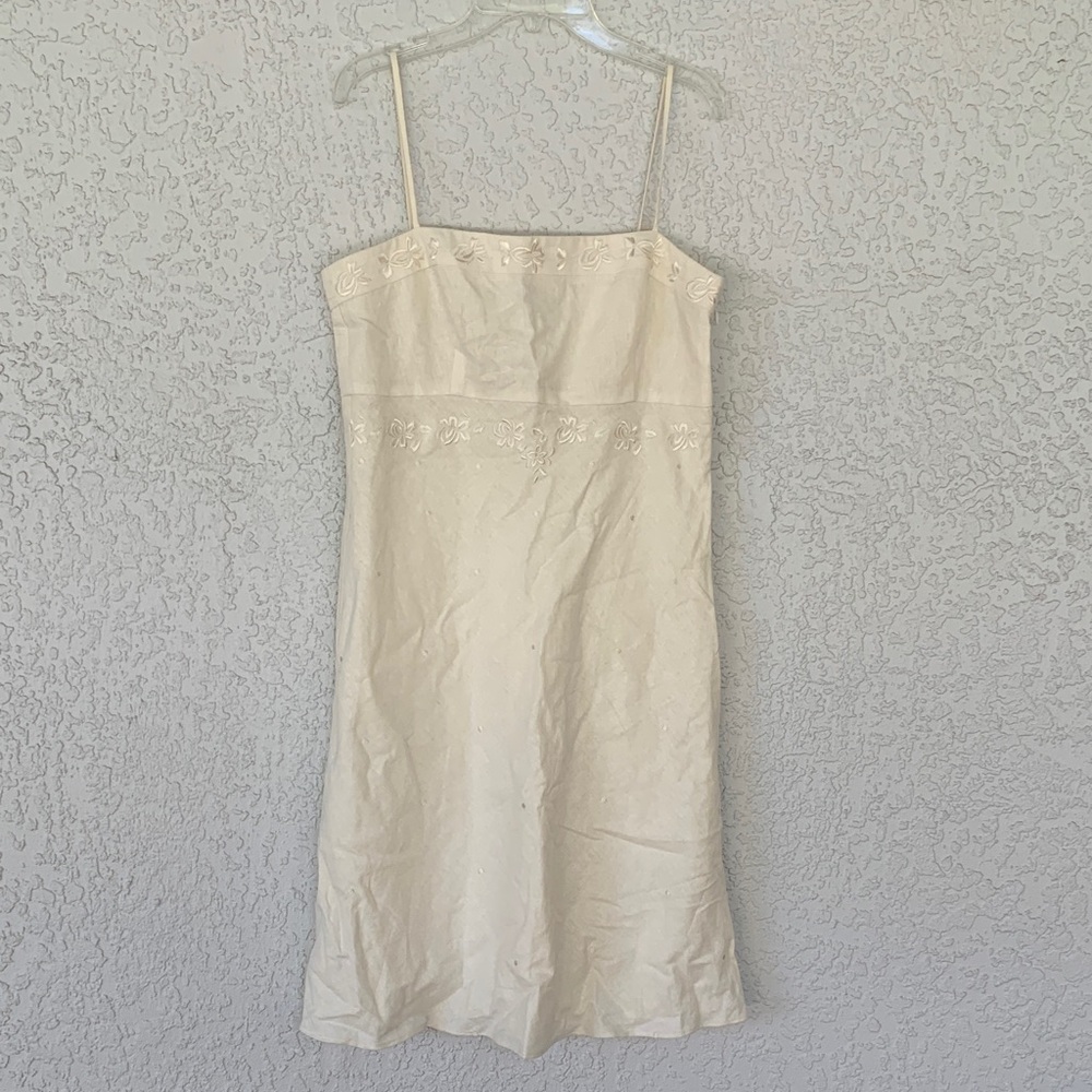 Ann Taylor petite Cream Embroidered Dress size 8P